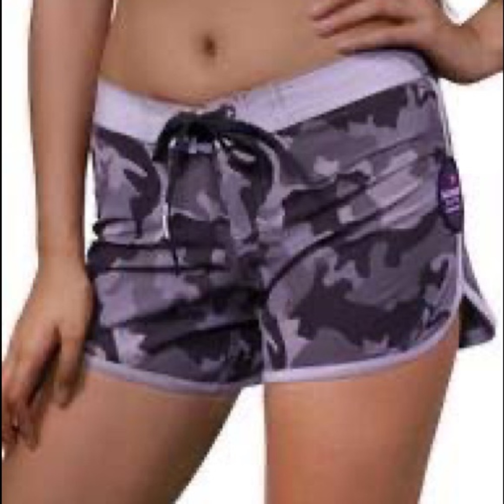 Hinano Camo Board Shorts Medium